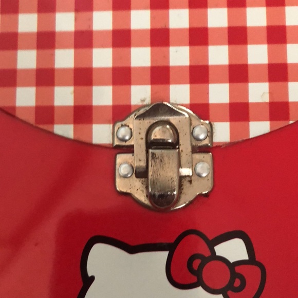 Hello kitty vintage metal purse. - Picture 4 of 5